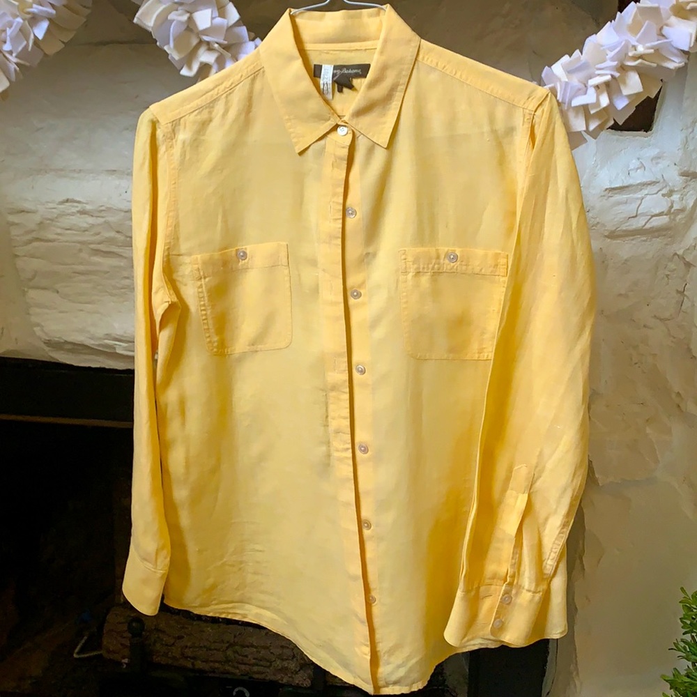 Women’s Tommy Bahama yellow 100% Linen shirt. Size Small.